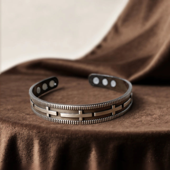Magicfad Adjustable Magnetic Copper Bracelet - A Timeless Traditional Accessory
